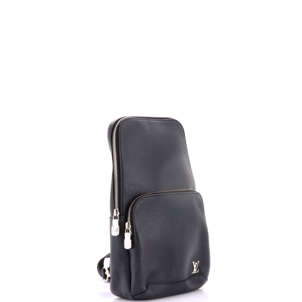 Avenue Sling Bag Taiga Leather