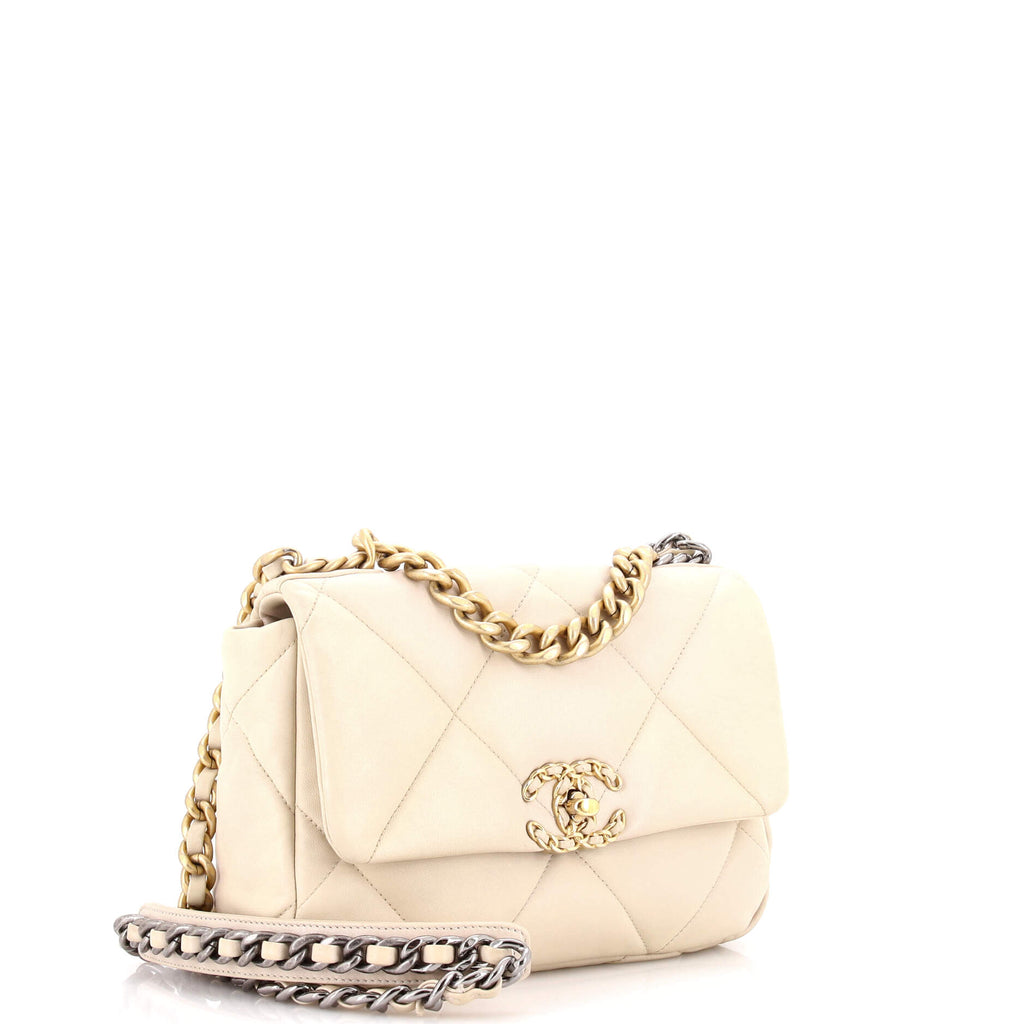 19 Flap Bag Quilted Leather Medium