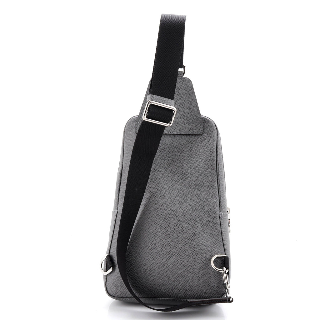Avenue Sling Bag Taiga Leather