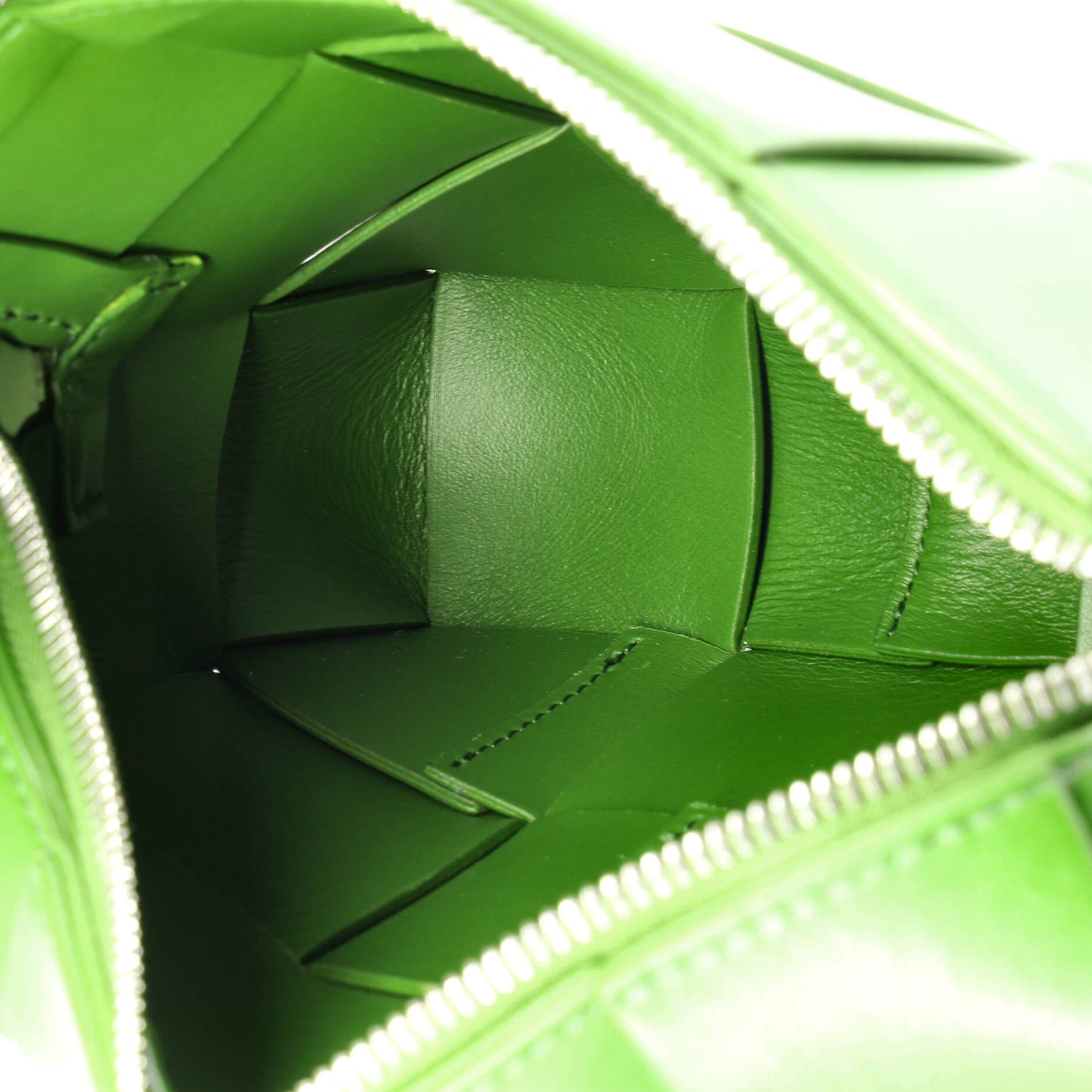 Cassette Zip Camera Crossbody Bag Maxi Intrecciato Leather