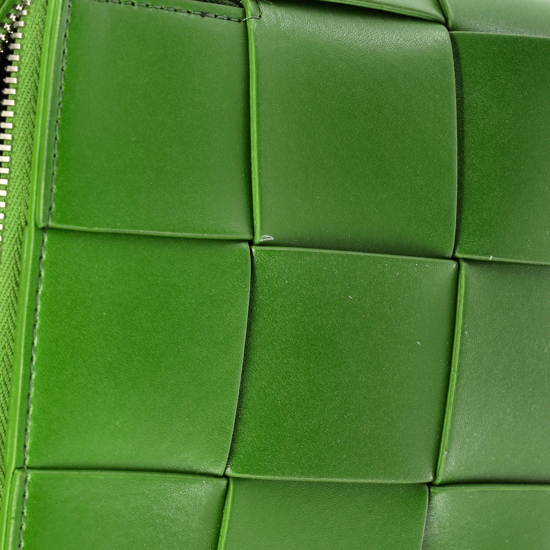 Cassette Zip Camera Crossbody Bag Maxi Intrecciato Leather