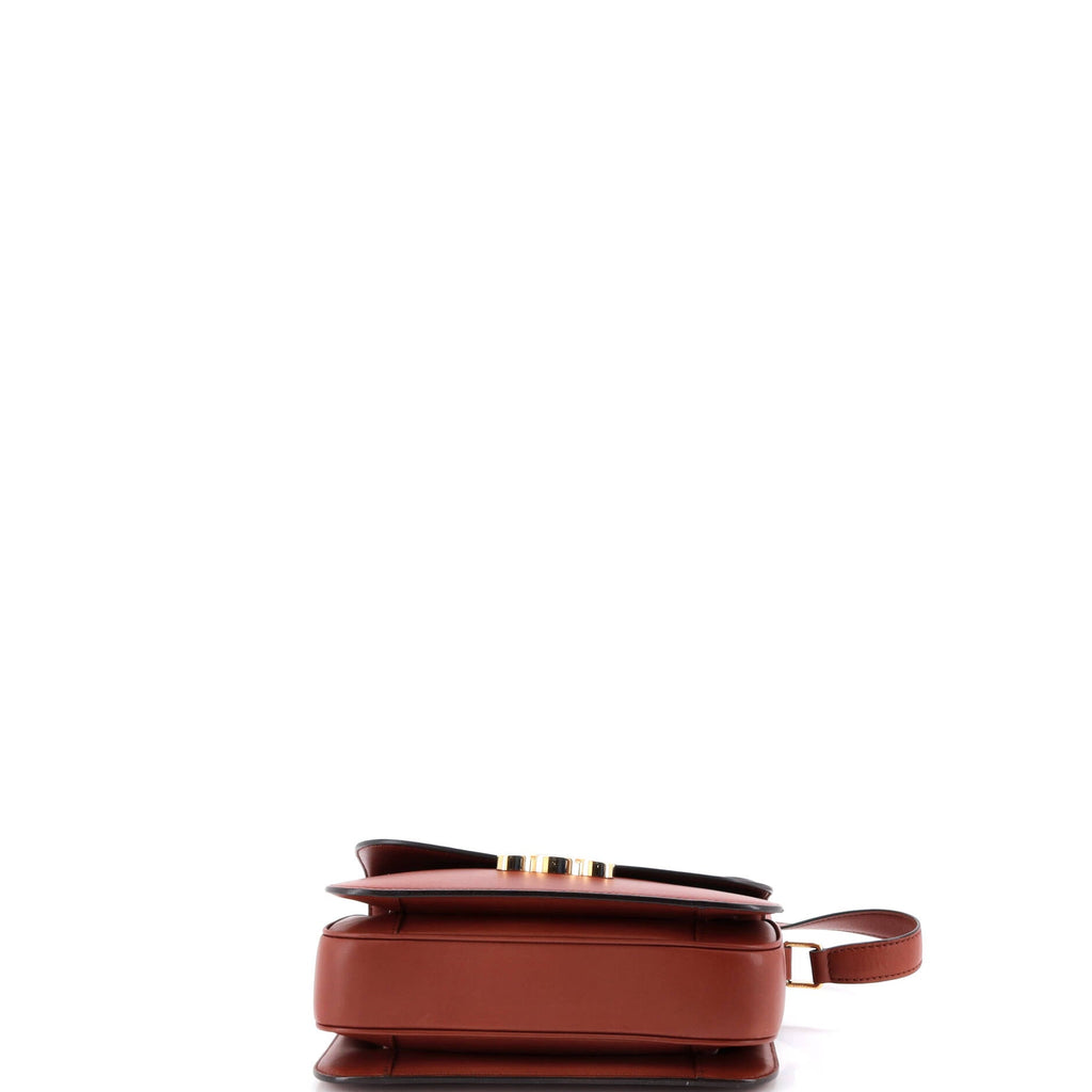 Triomphe Shoulder Bag Smooth Calfskin Medium