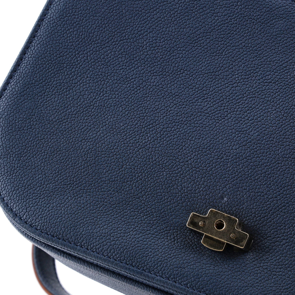 Thread Around Flap Bag Quilted Caviar Medium