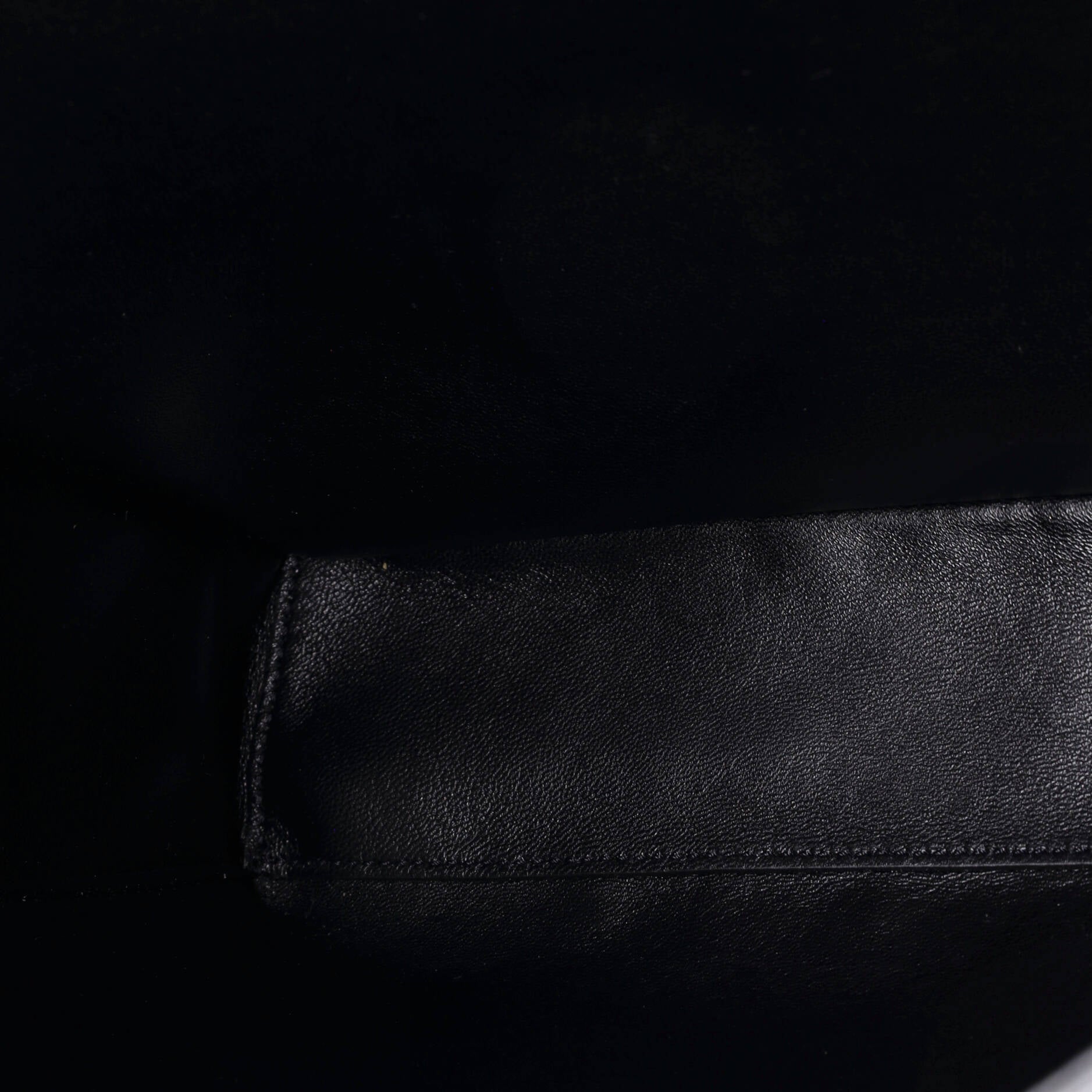 16 Top Handle Bag Grained Calfskin Medium