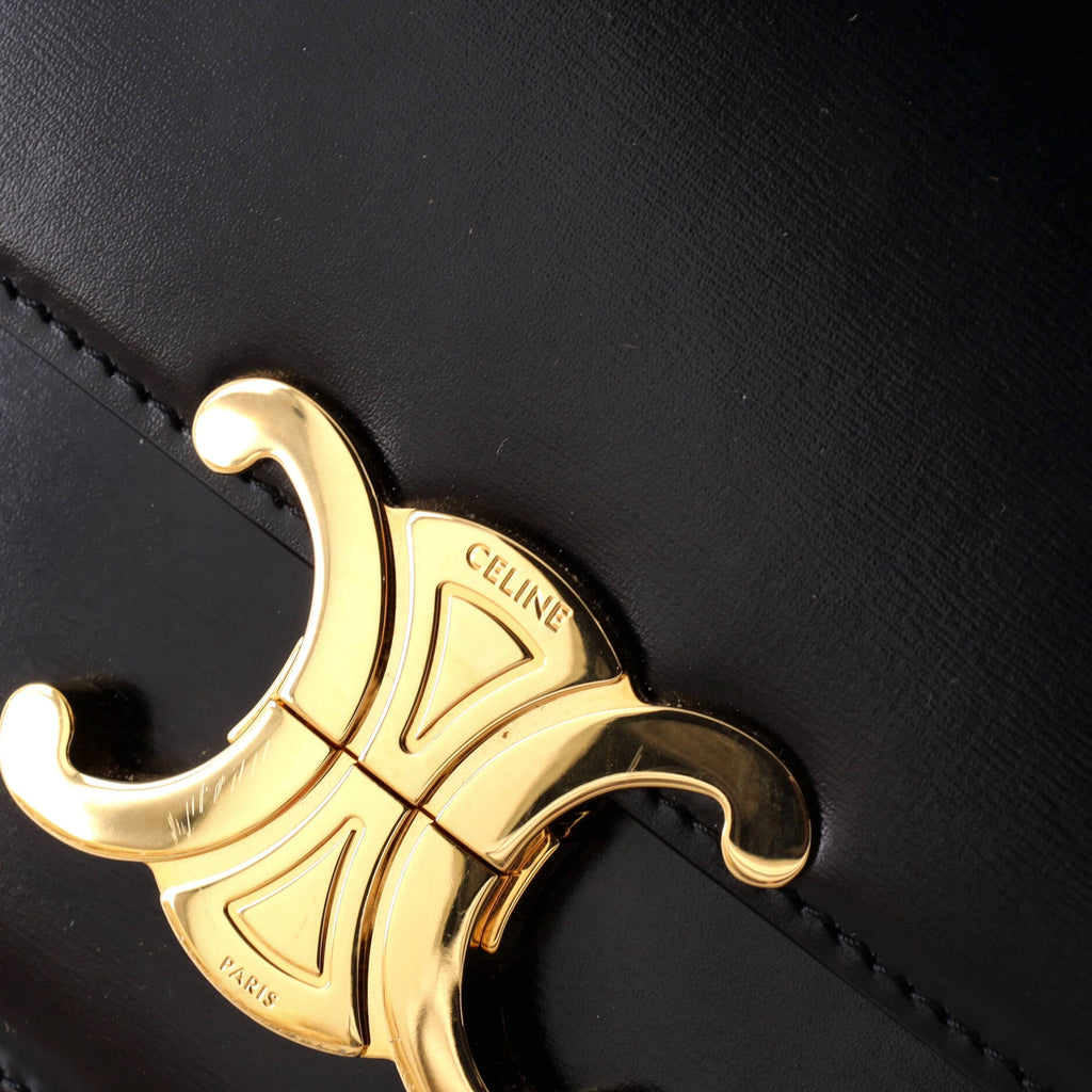 Triomphe Shoulder Bag Smooth Calfskin Teen