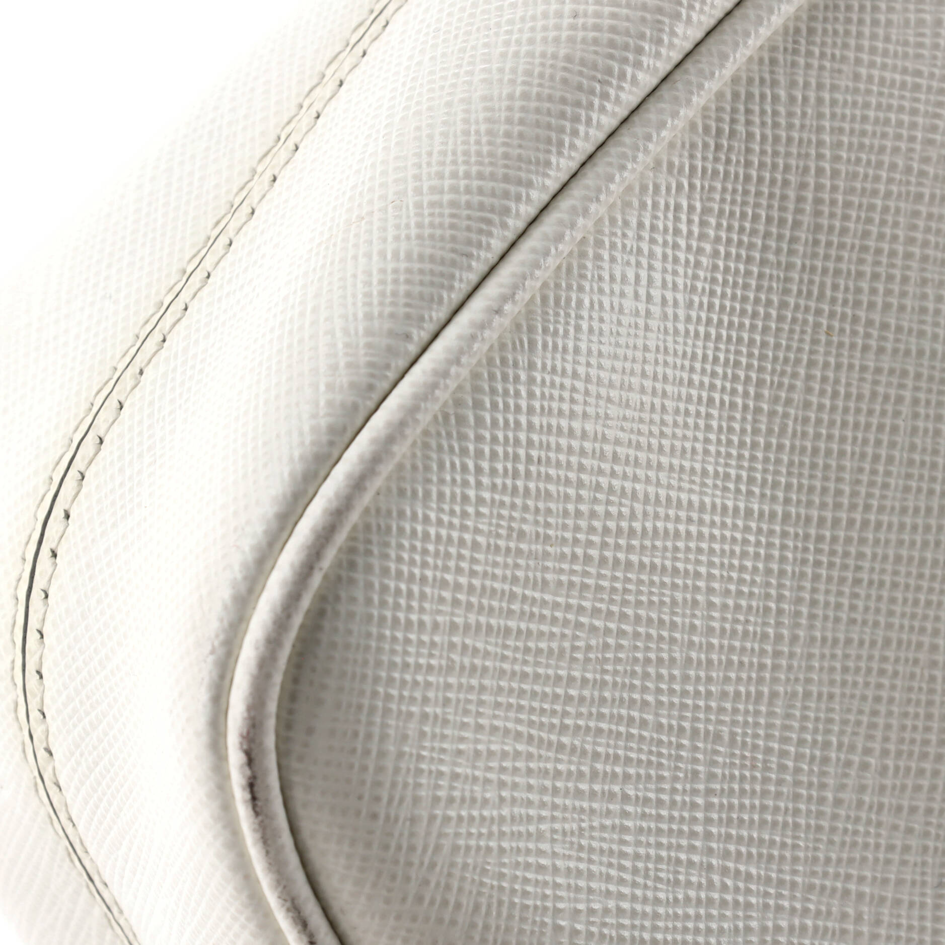 Re-Edition 2005 Shoulder Bag Saffiano Leather Small