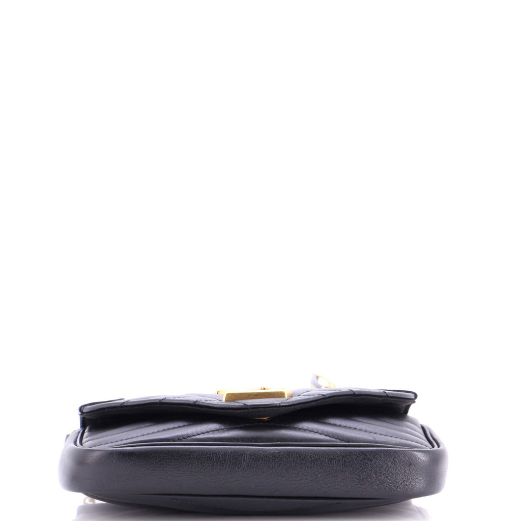 New Wave Chain Pochette Quilted Leather