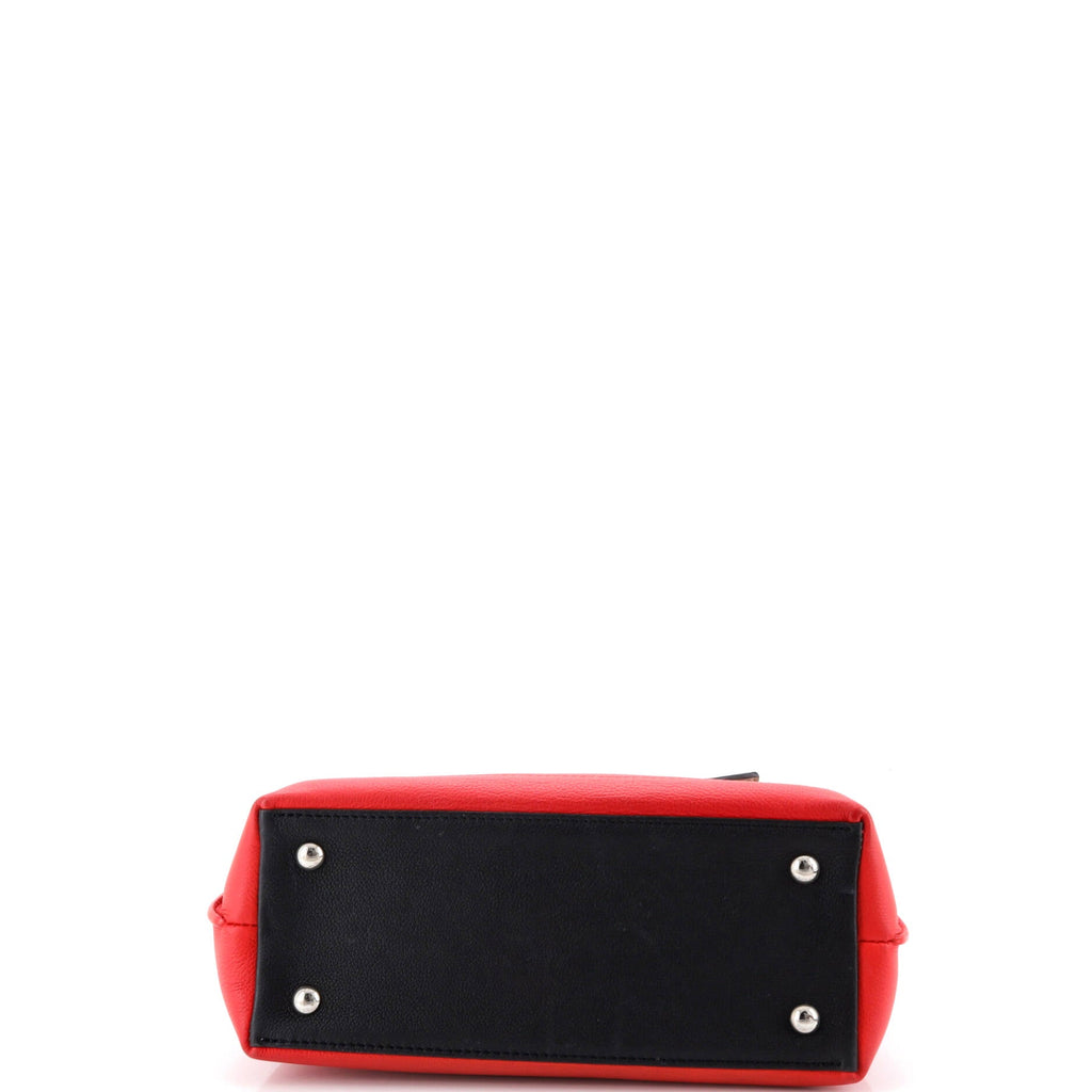 Lockme Ever Handbag Leather BB