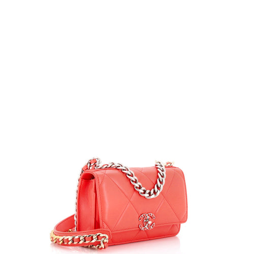 19 Wallet on Chain Quilted Lambskin