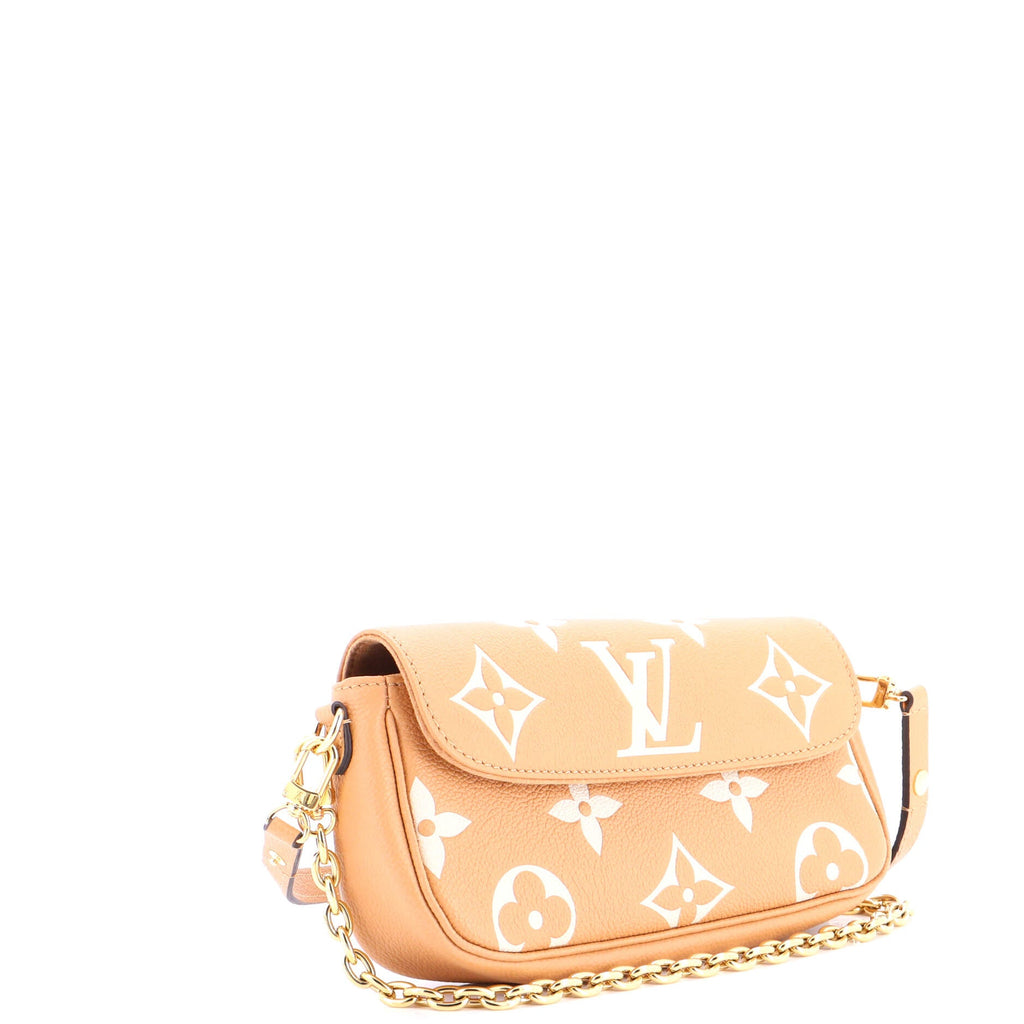 Ivy Wallet on Chain Bicolor Monogram Empreinte Giant