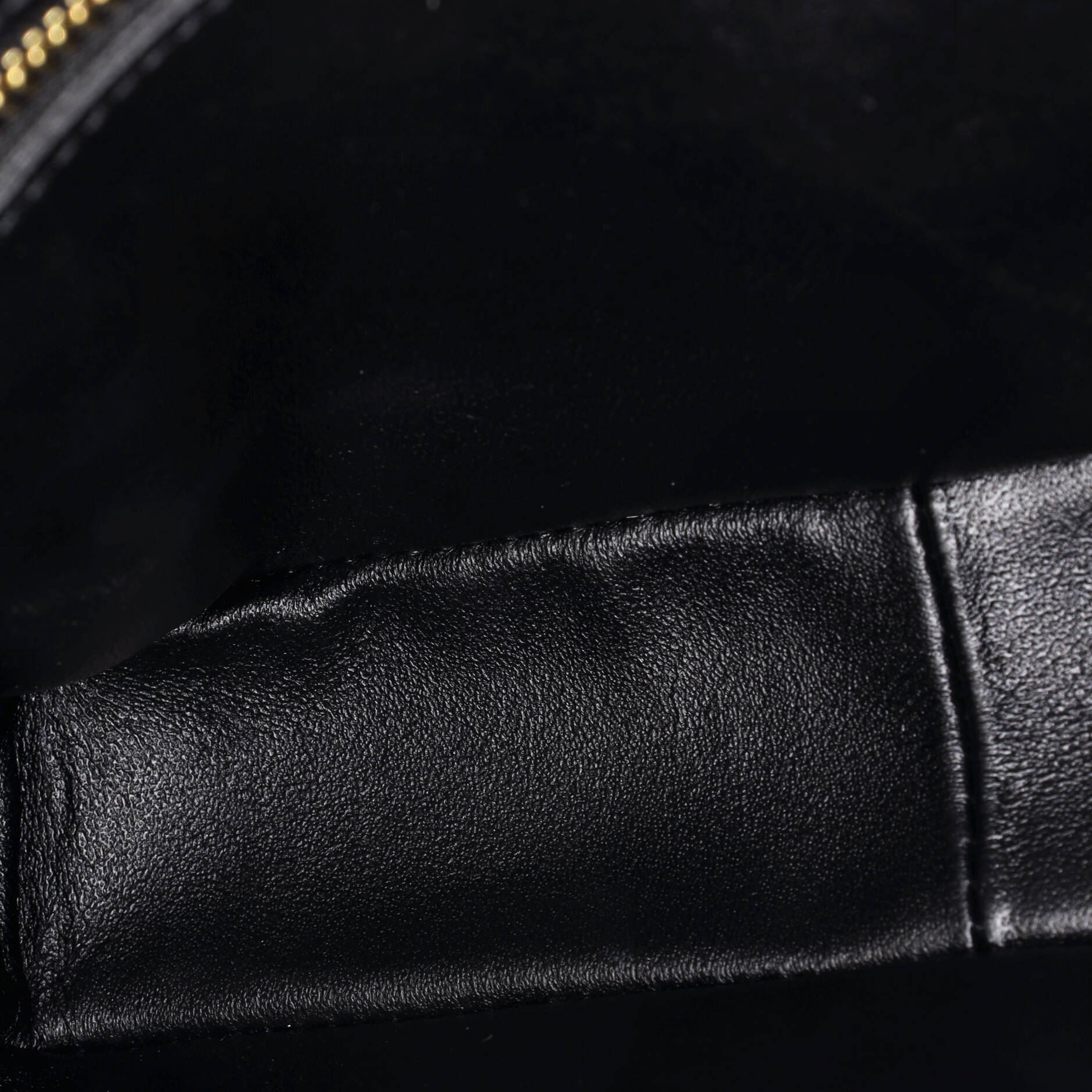 Triomphe Shoulder Bag Smooth Calfskin Teen