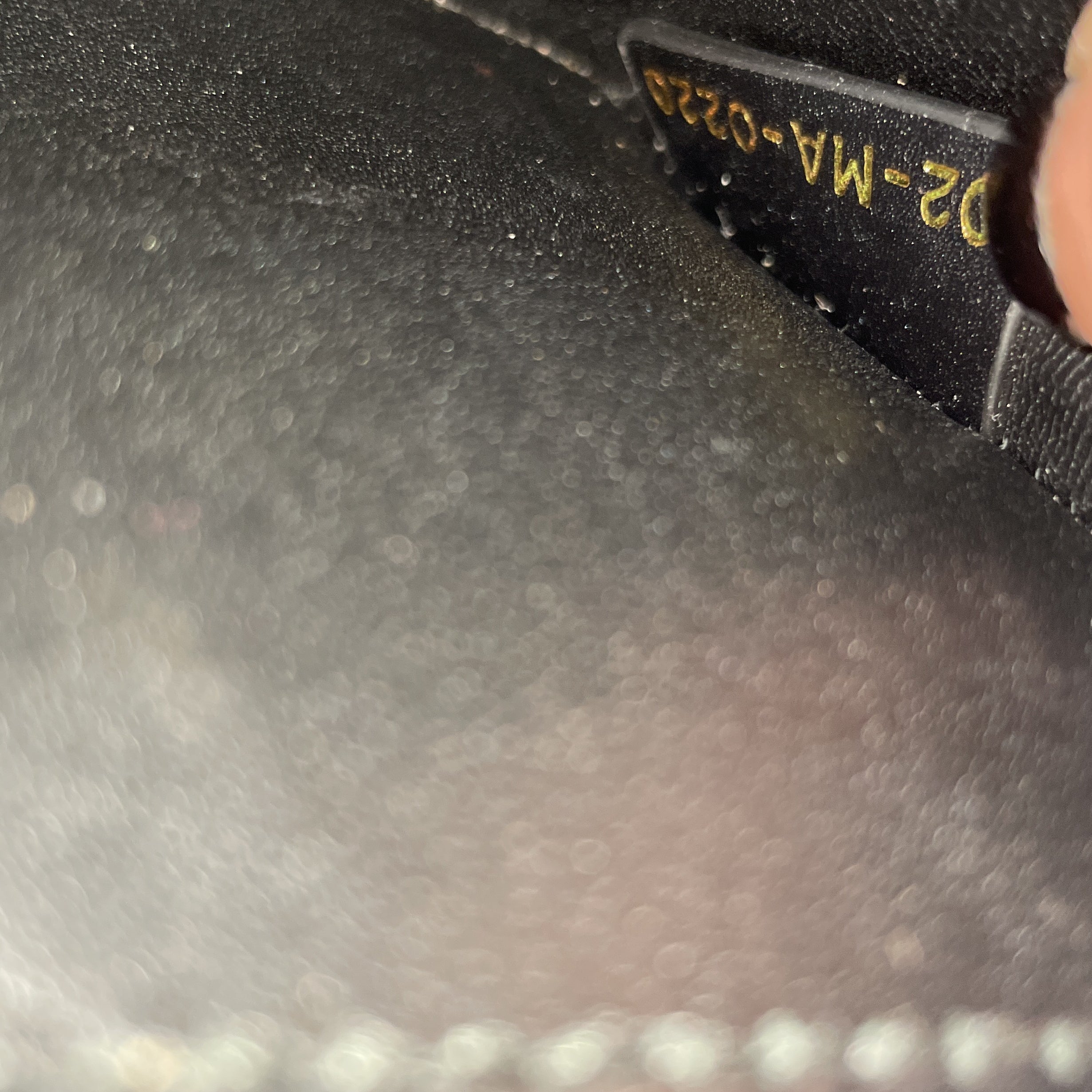 30 Montaigne Box Bag Leather