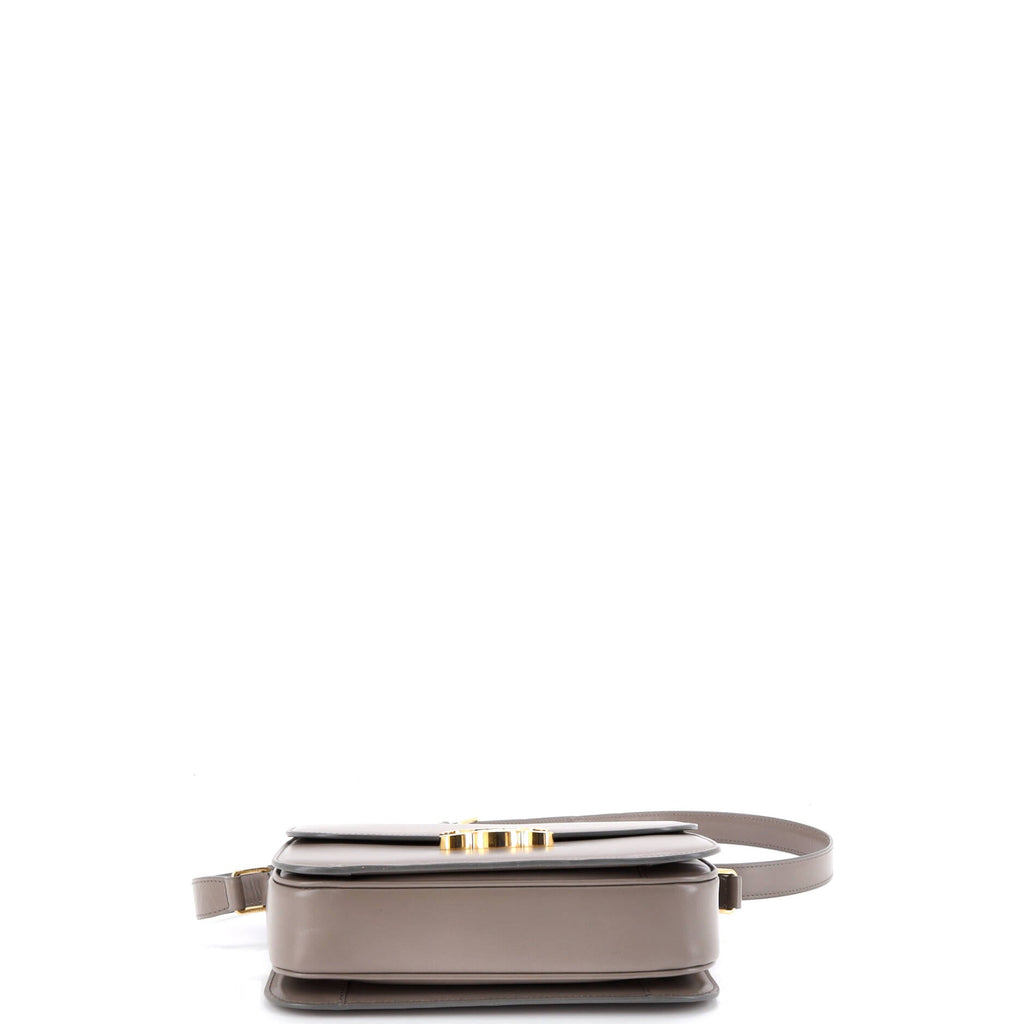 Triomphe Shoulder Bag Smooth Calfskin Medium