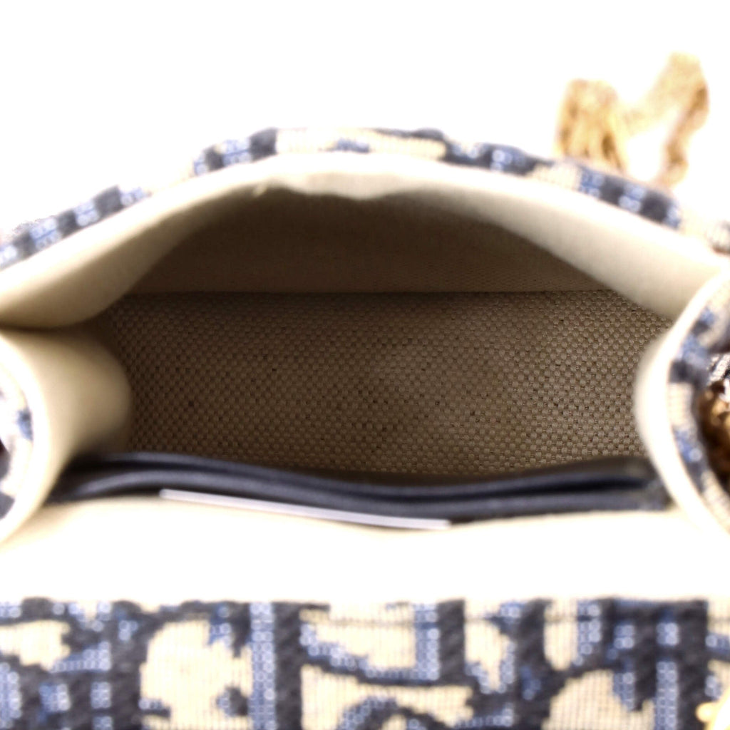 Vertical Saddle Chain Pouch Oblique Canvas