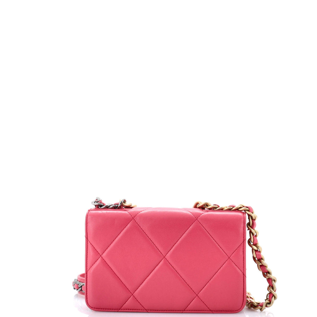 19 Wallet on Chain Quilted Lambskin
