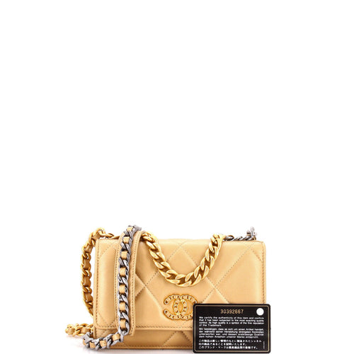 19 Wallet on Chain Quilted Lambskin