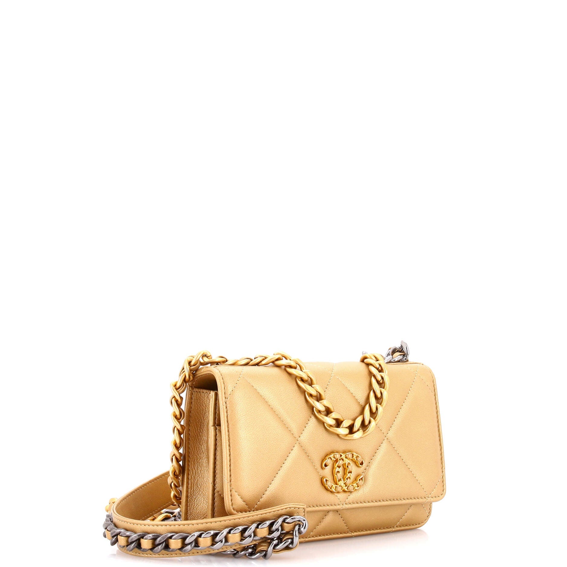 19 Wallet on Chain Quilted Lambskin