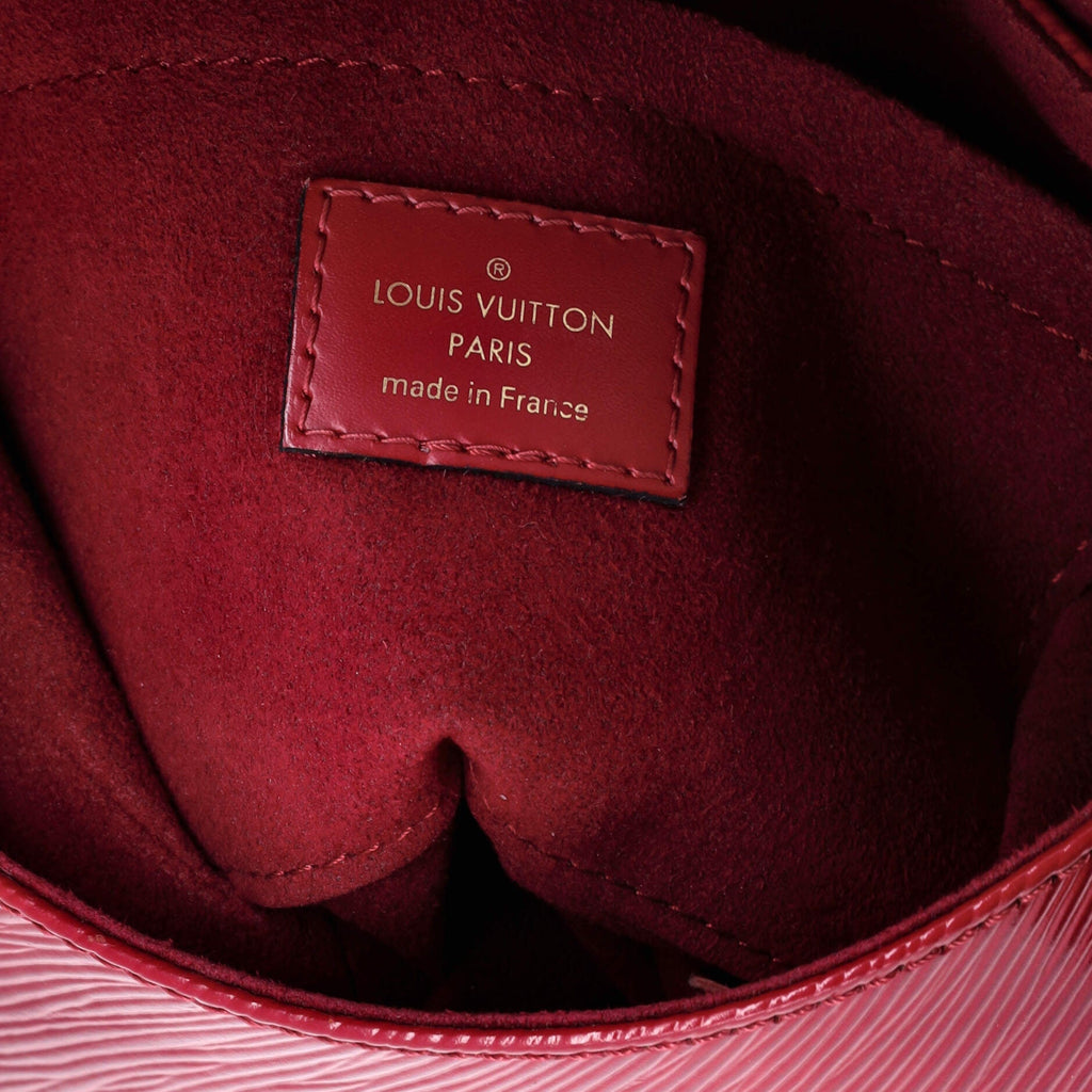 Locky Handbag Epi Leather BB
