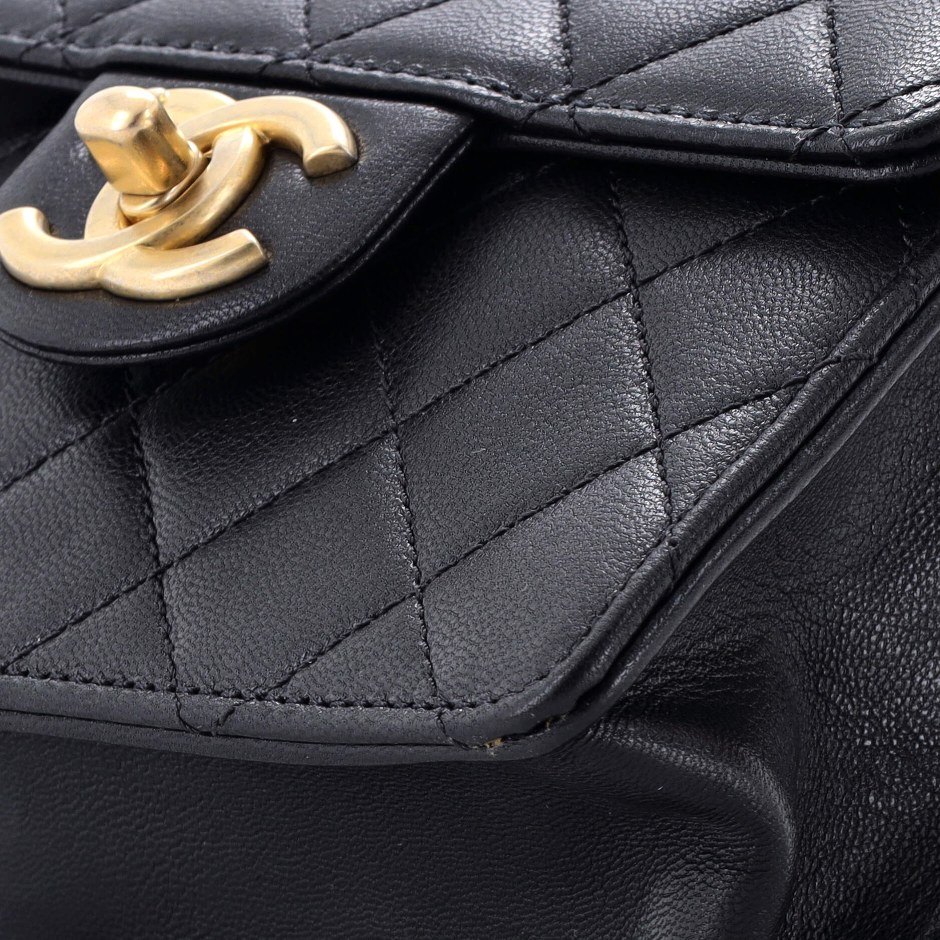 Chic Pearls Flap Bag Quilted Goatskin Mini