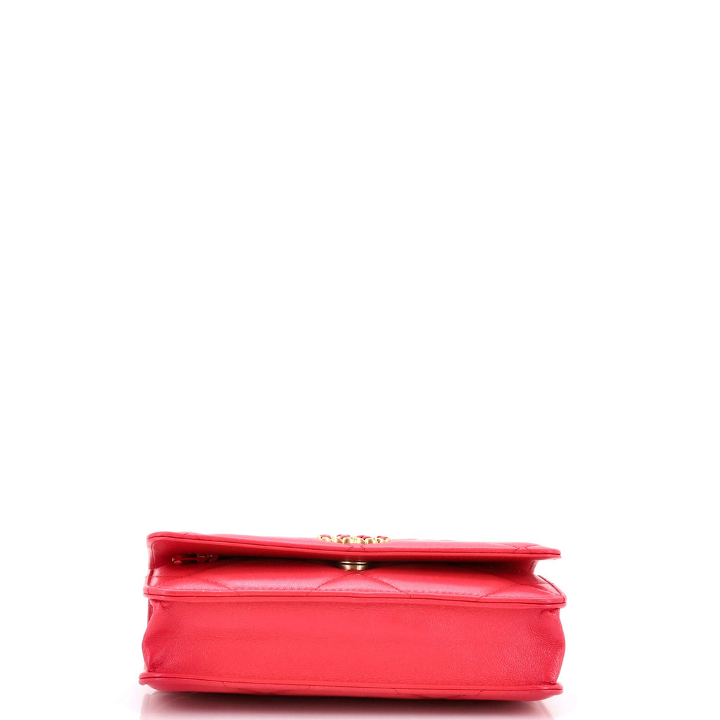 19 Wallet on Chain Quilted Lambskin