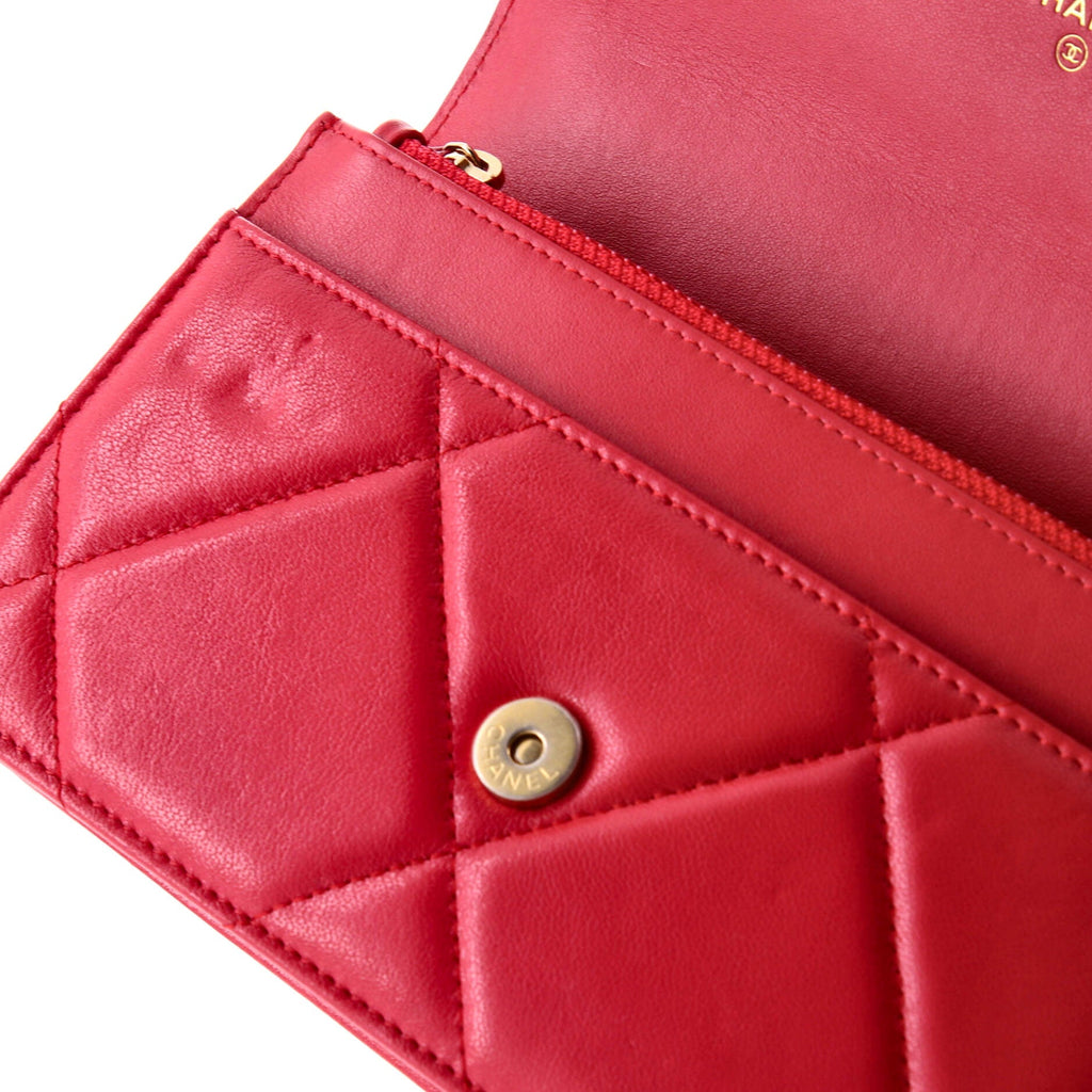19 Wallet on Chain Quilted Lambskin