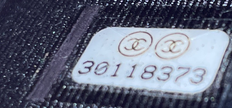 Wallet on Chain Quilted Caviar