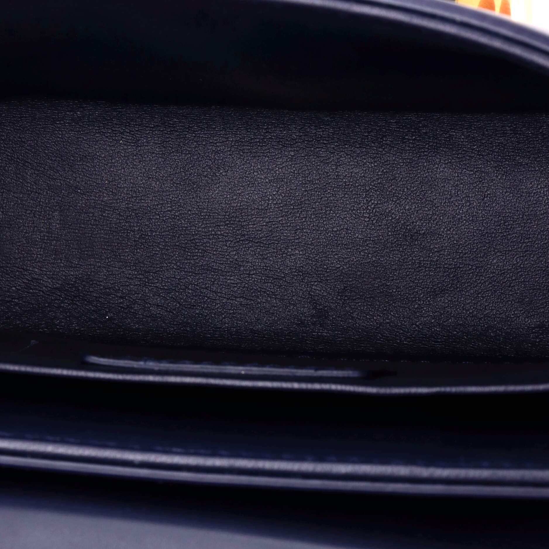 30 Montaigne Box Bag Leather