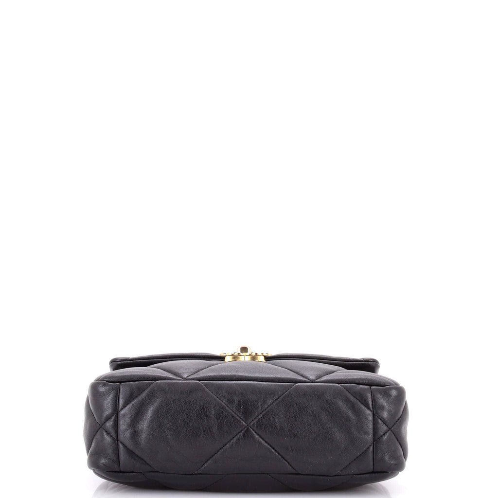 19 Flap Bag Quilted Leather Medium