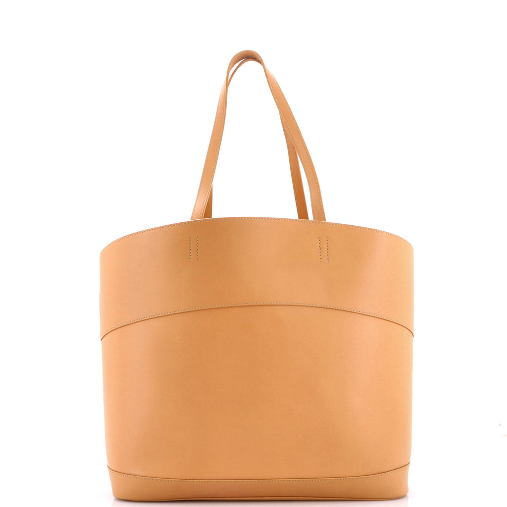 Charming Tote Leather Medium