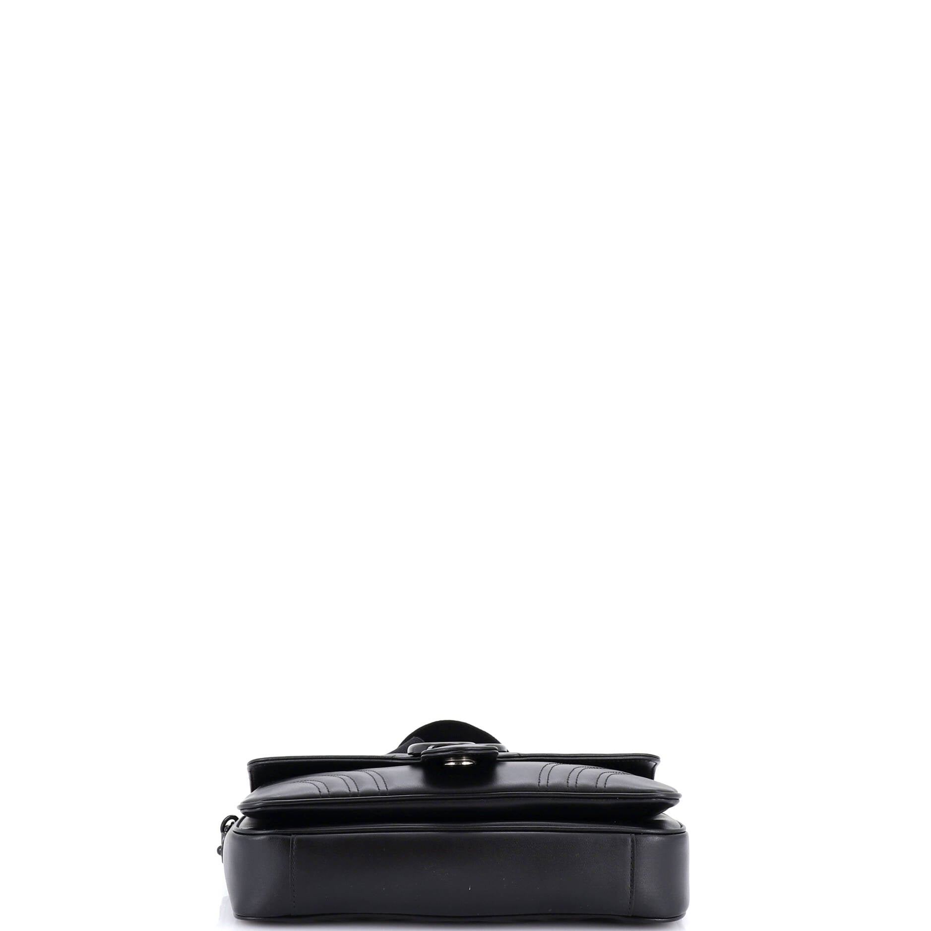 GG Marmont Monochrome Flap Bag Matelasse Leather Medium