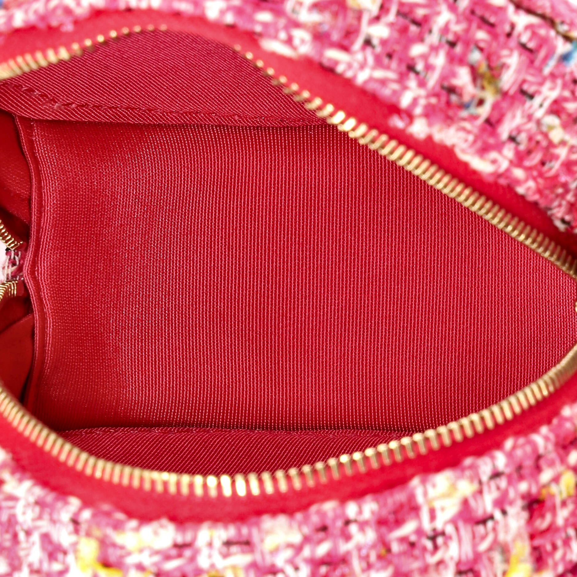 Charm Round Clutch with Chain Quilted Tweed