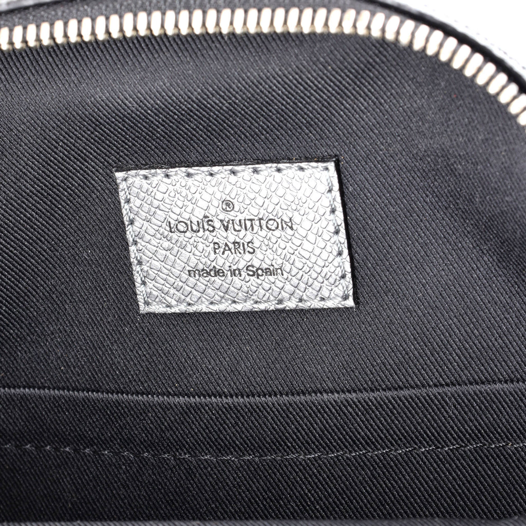 Outdoor Slingbag Monogram Taigarama