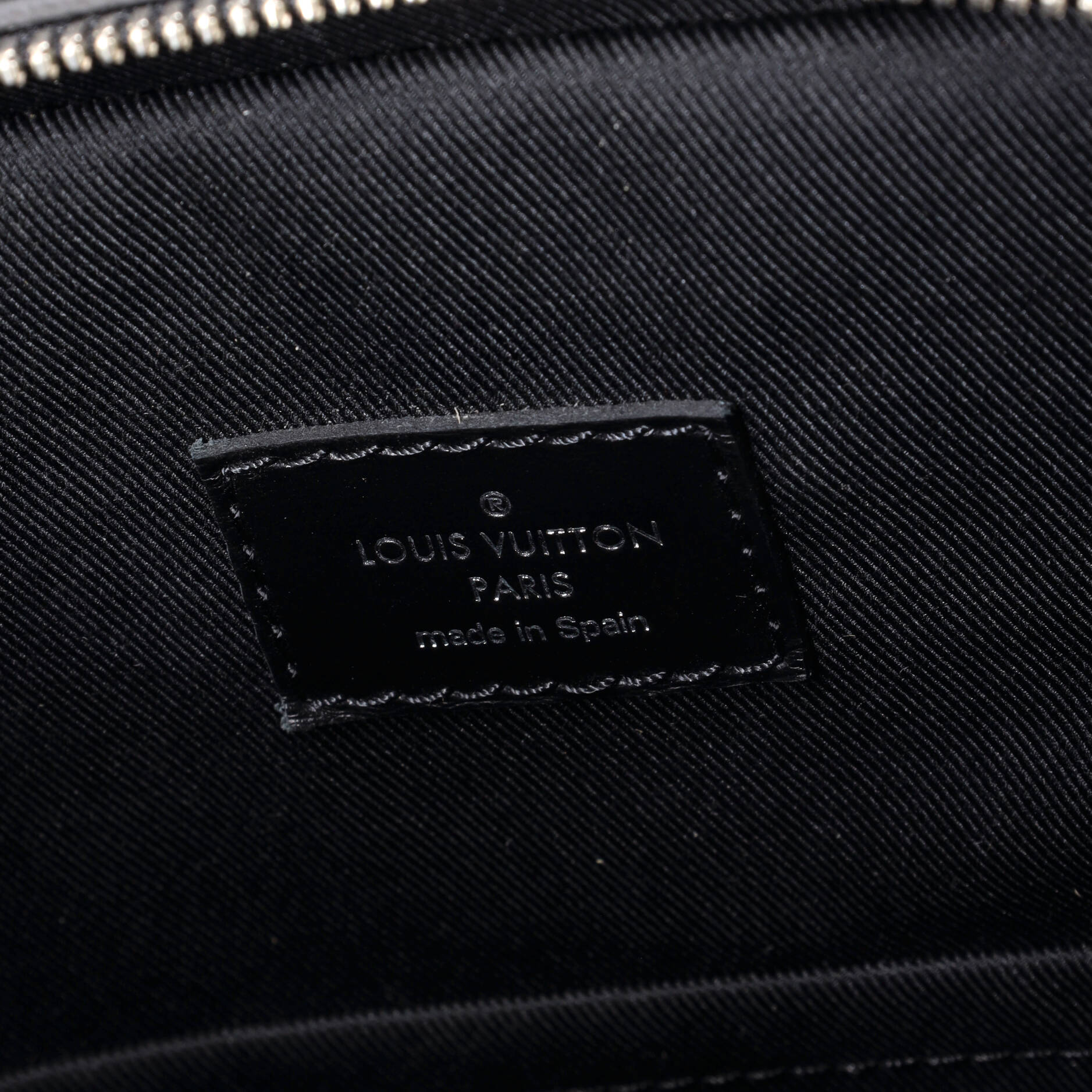 Avenue Sling Bag NM Damier Graphite