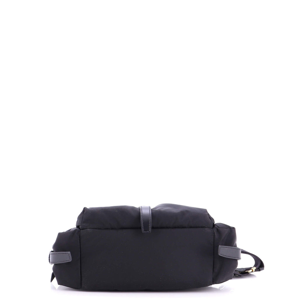 Explore Shoulder Bag Re-Nylon Medium