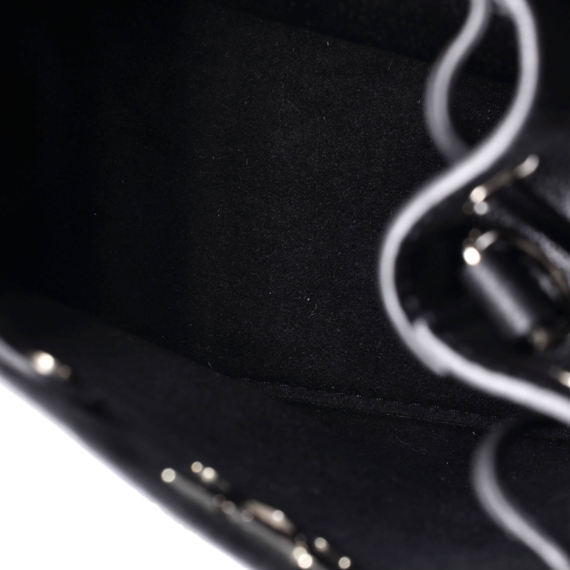 Lockme Bucket Bag Leather Nano