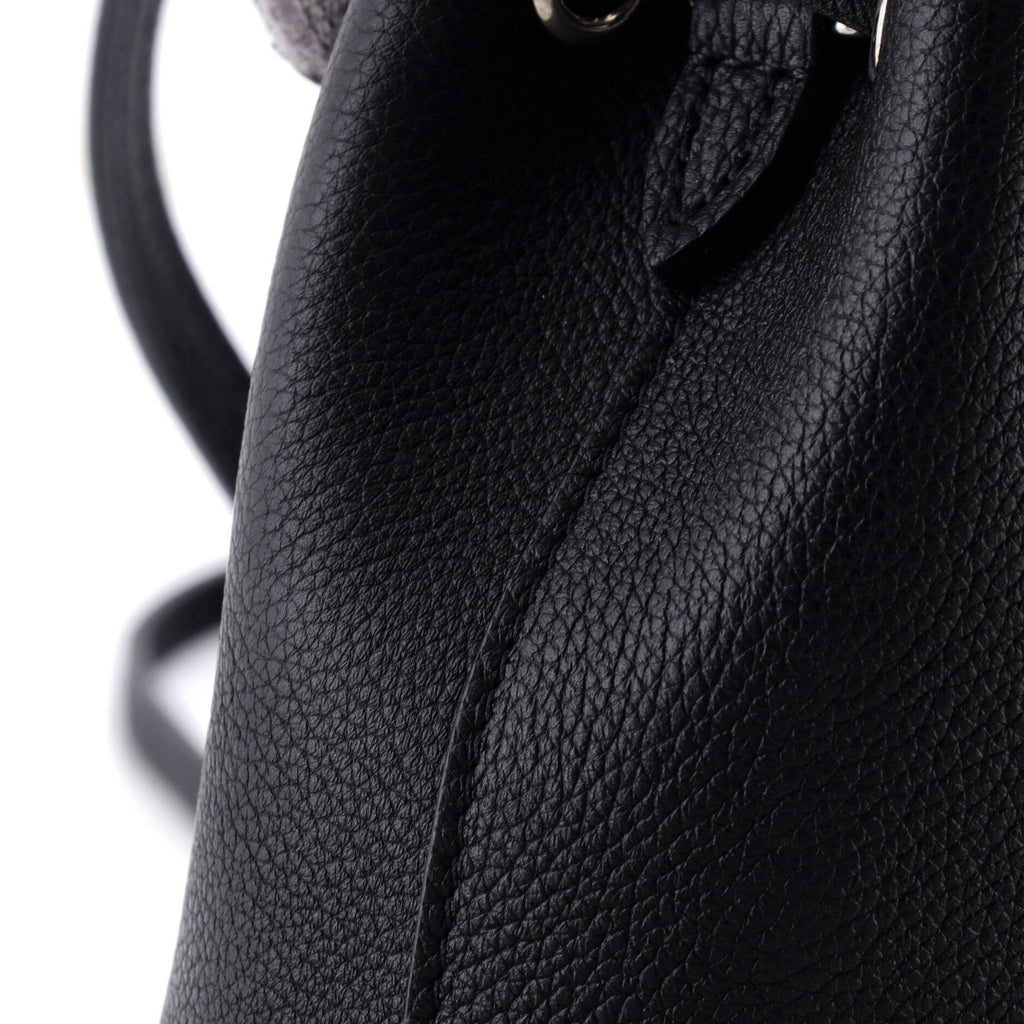 Lockme Bucket Bag Leather Nano