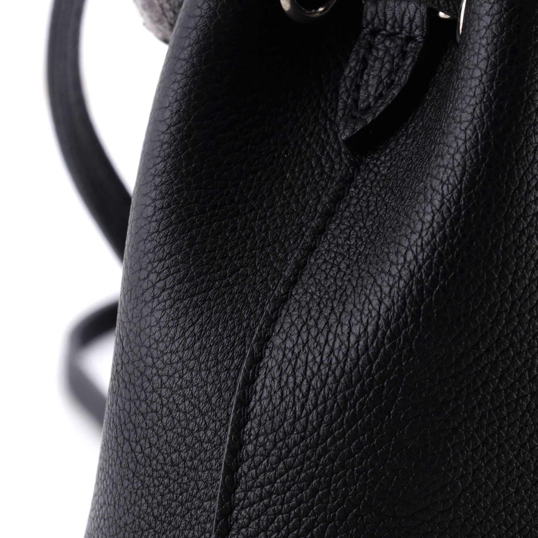 Lockme Bucket Bag Leather Nano