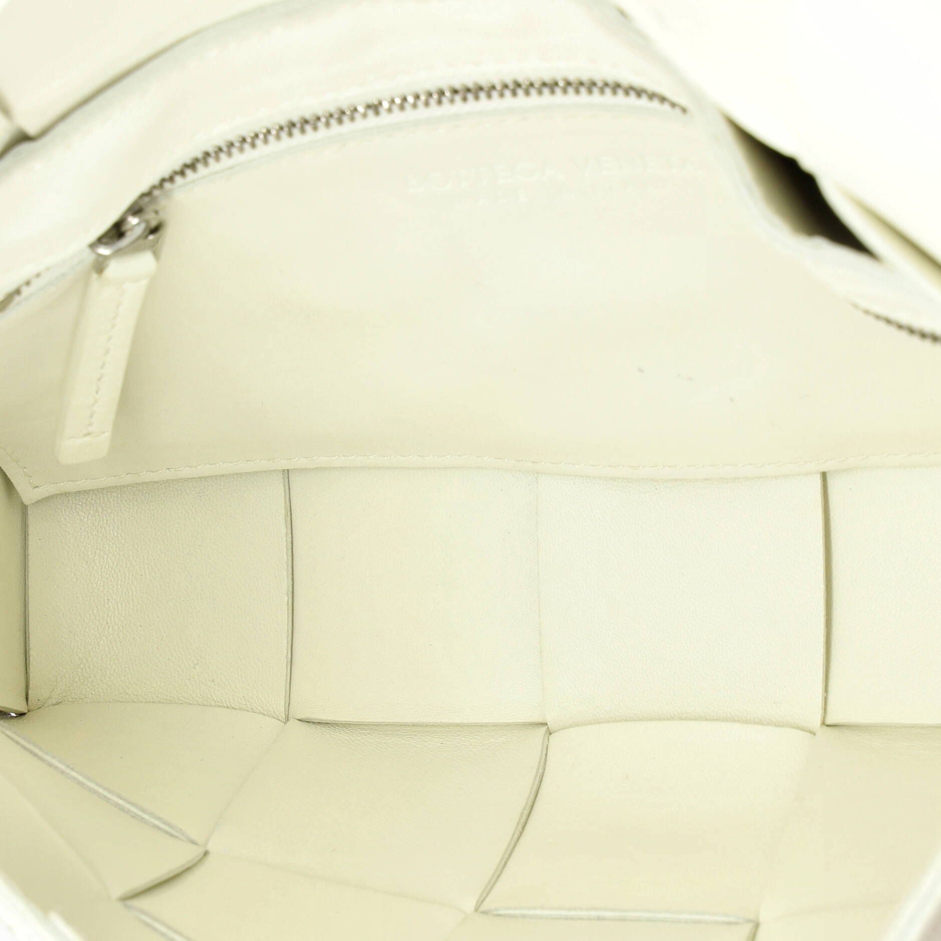 Cassette Crossbody Bag Maxi Intrecciato Leather Small
