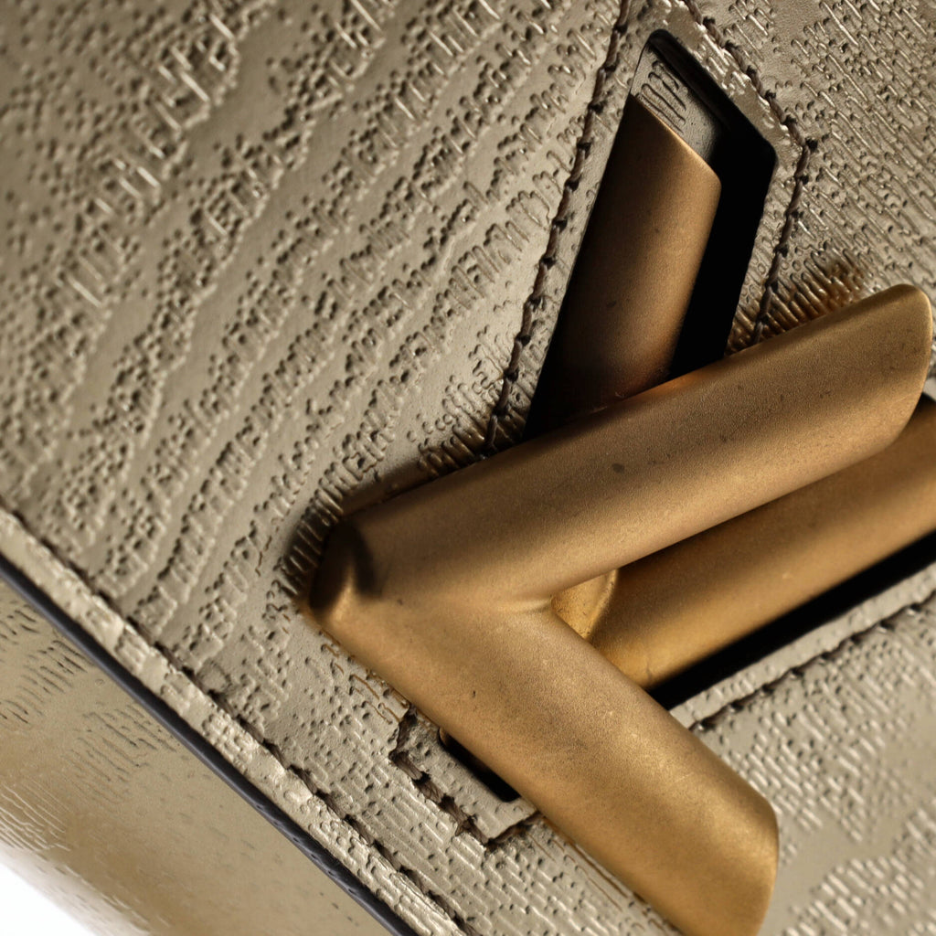 Twist Chain Wallet Gravity Gold Calfskin