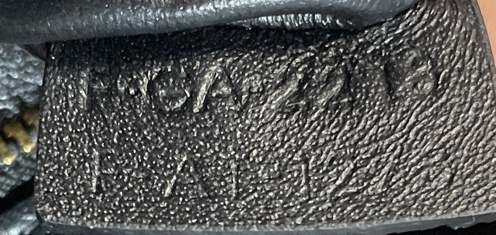 Triomphe Shoulder Bag Smooth Calfskin Teen