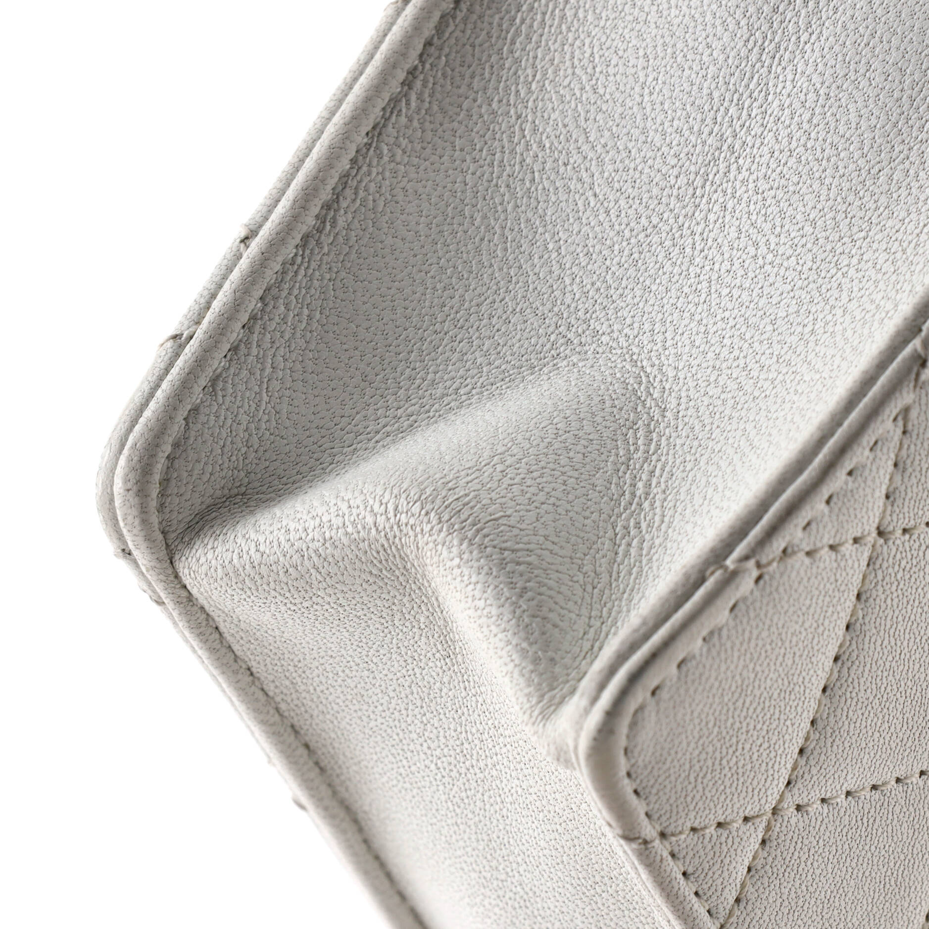 Chic Pearls Flap Bag Quilted Goatskin Mini
