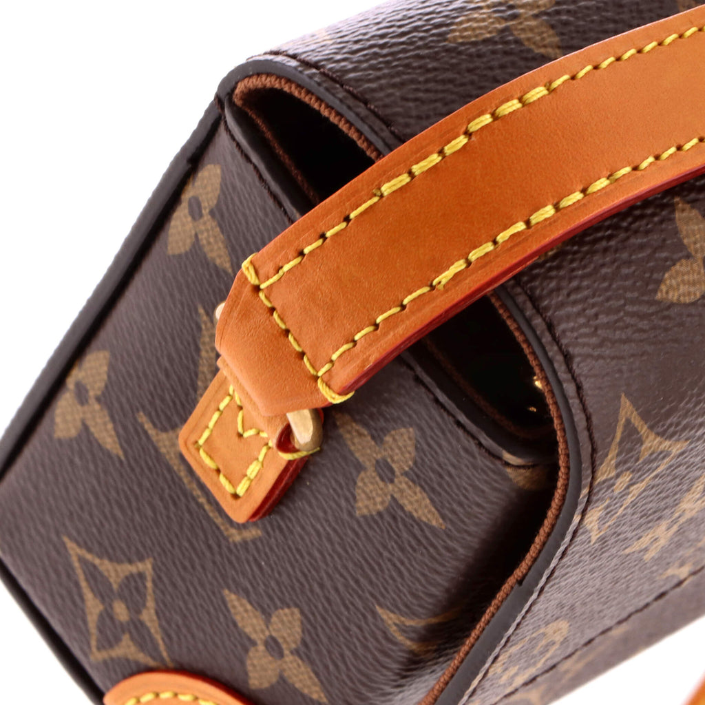 Steamer Wearable Wallet Monogram Archive
