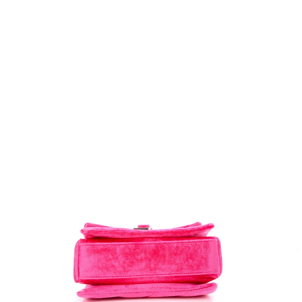 Crush Chain Flap Bag Quilted Velvet Medium