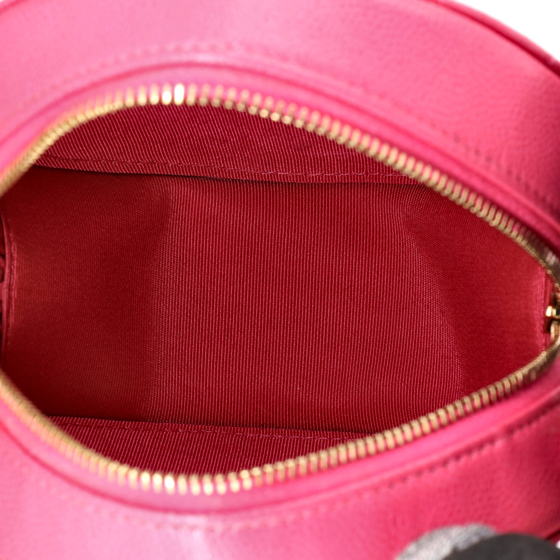 Round Clutch with Chain Quilted Caviar Mini