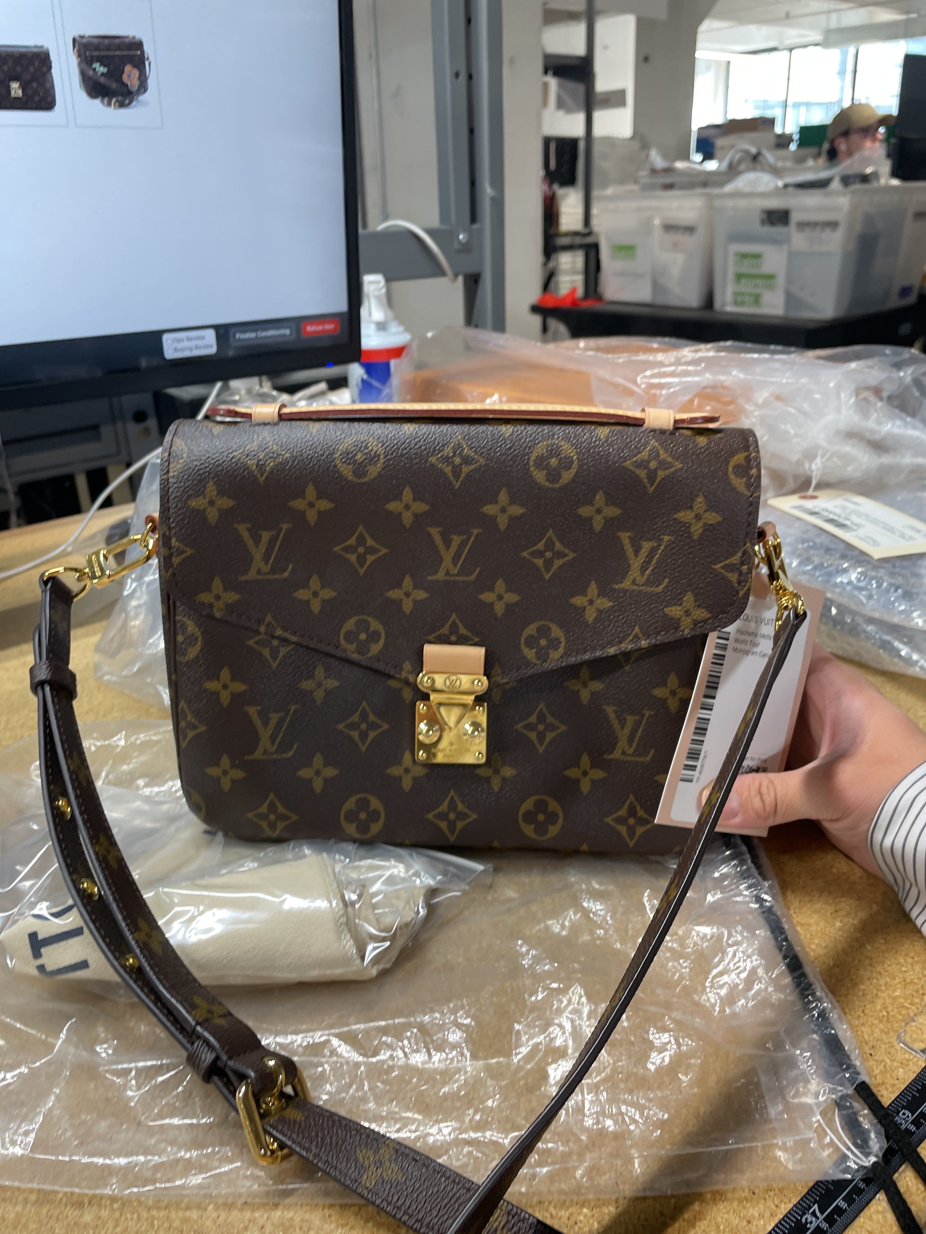 Pochette Metis Monogram Canvas