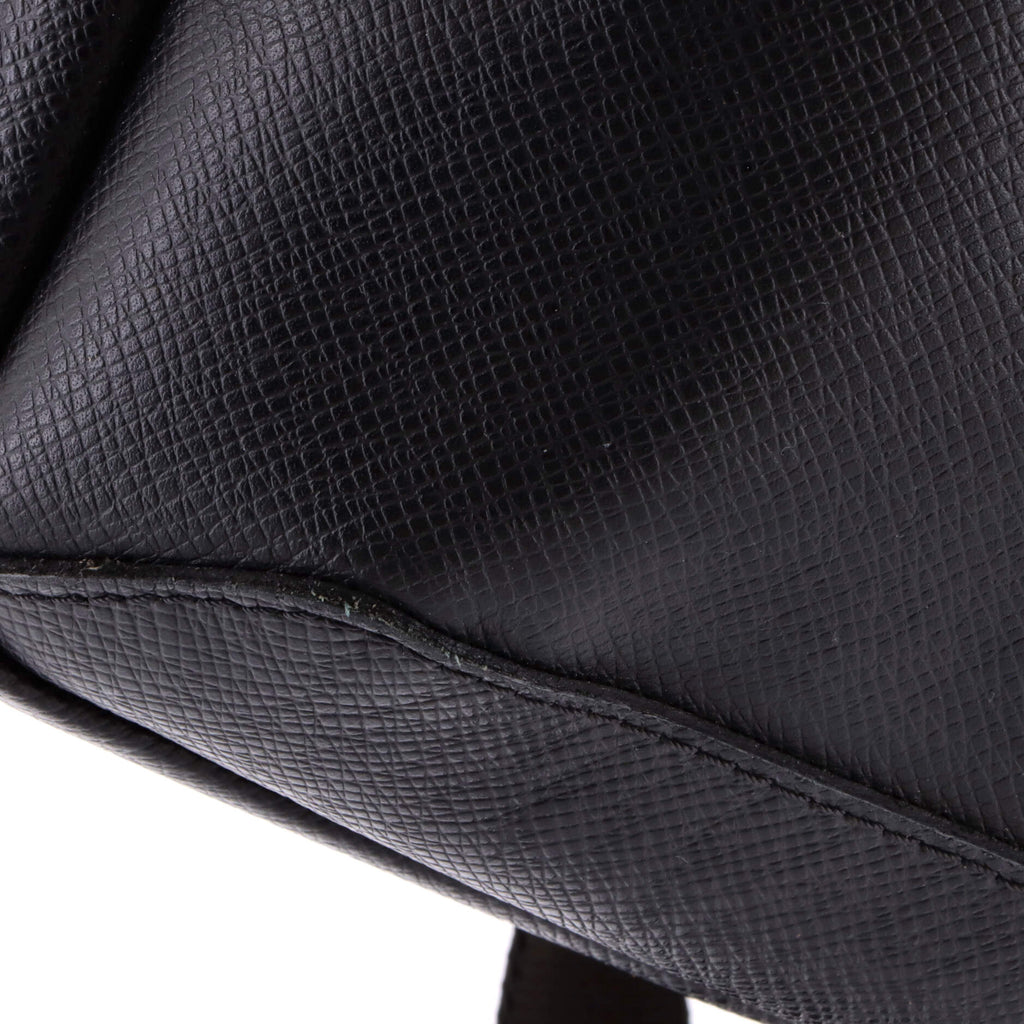 Avenue Sling Bag Taiga Leather