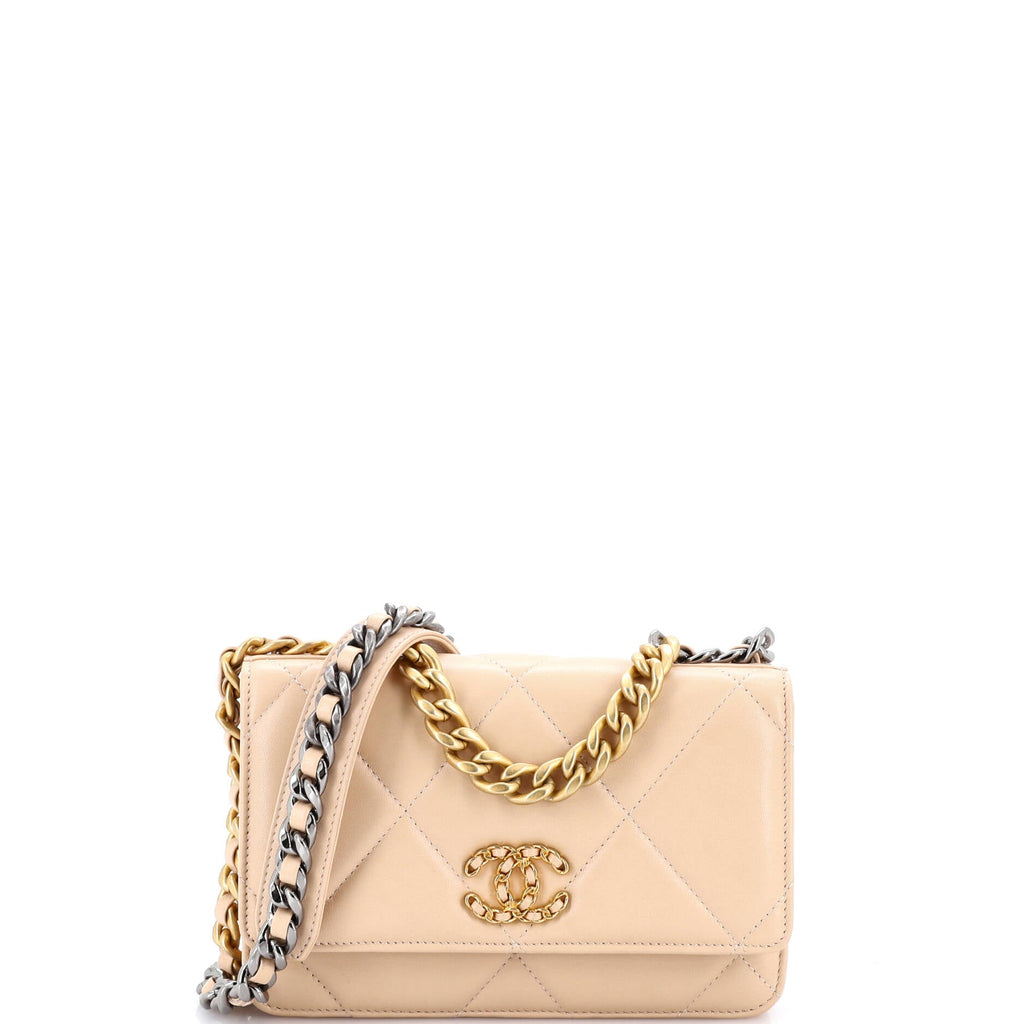 19 Wallet on Chain Quilted Lambskin