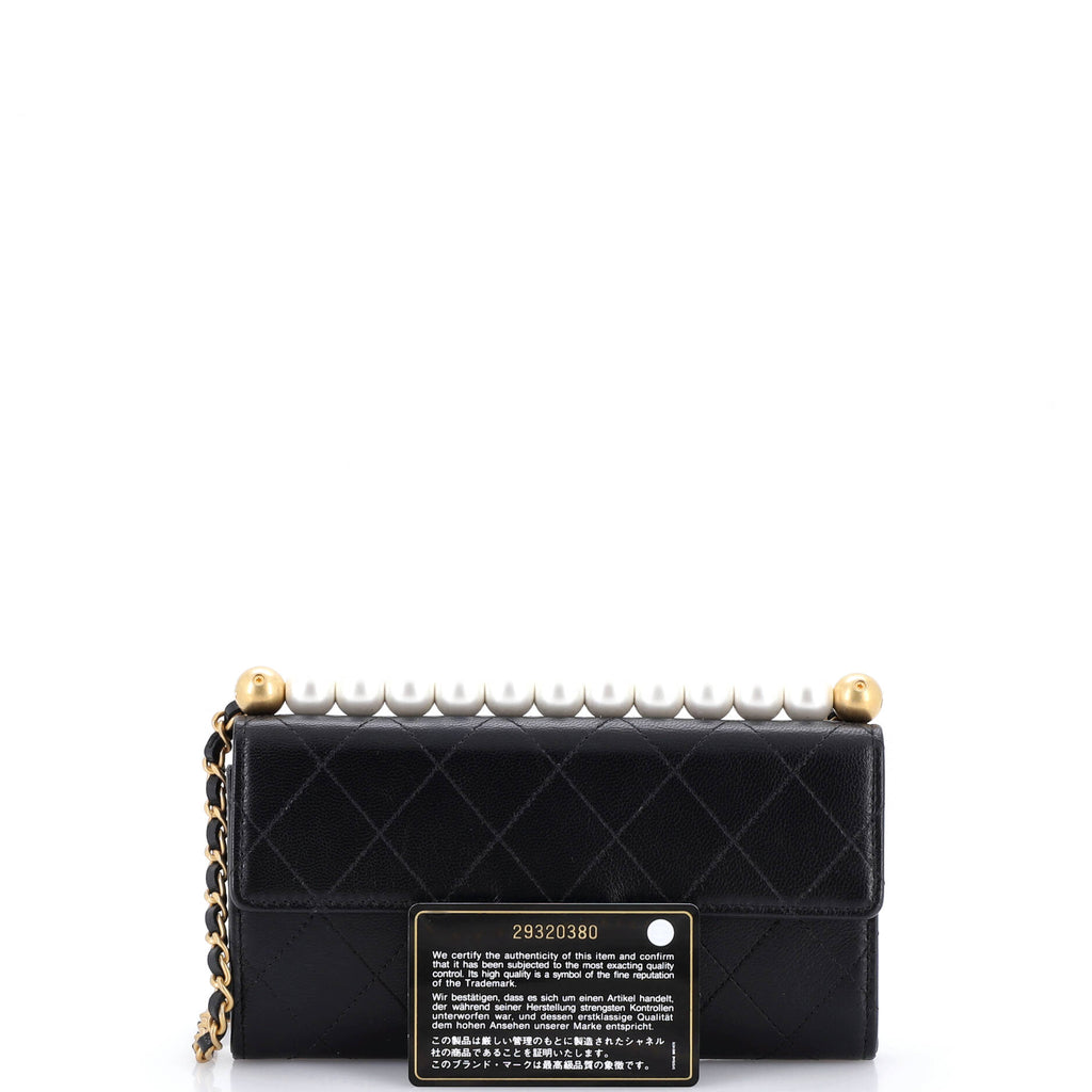 Chic Pearls Clutch with Chain Quilted Goatskin