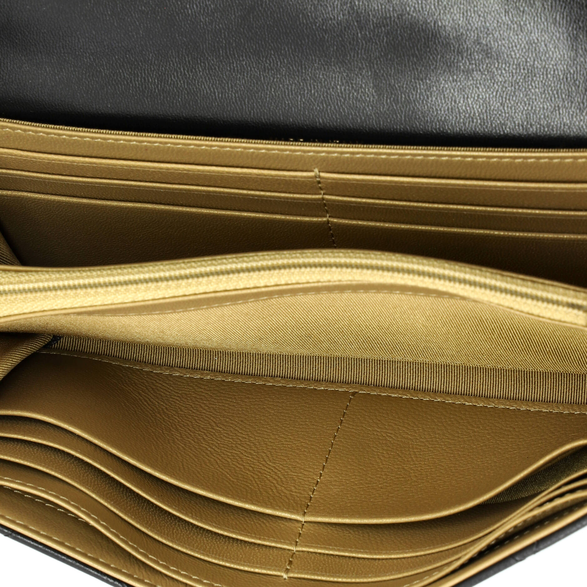 Chic Pearls Clutch with Chain Quilted Goatskin