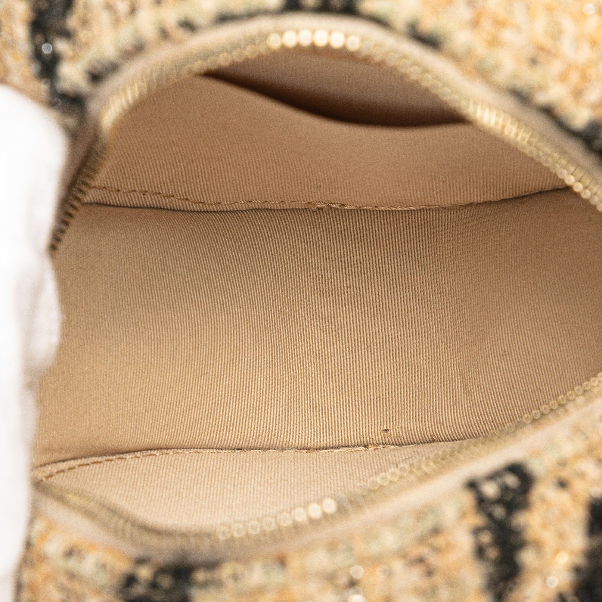 19 Round Clutch with Chain and Coin Purse Quilted Tweed and Lambskin